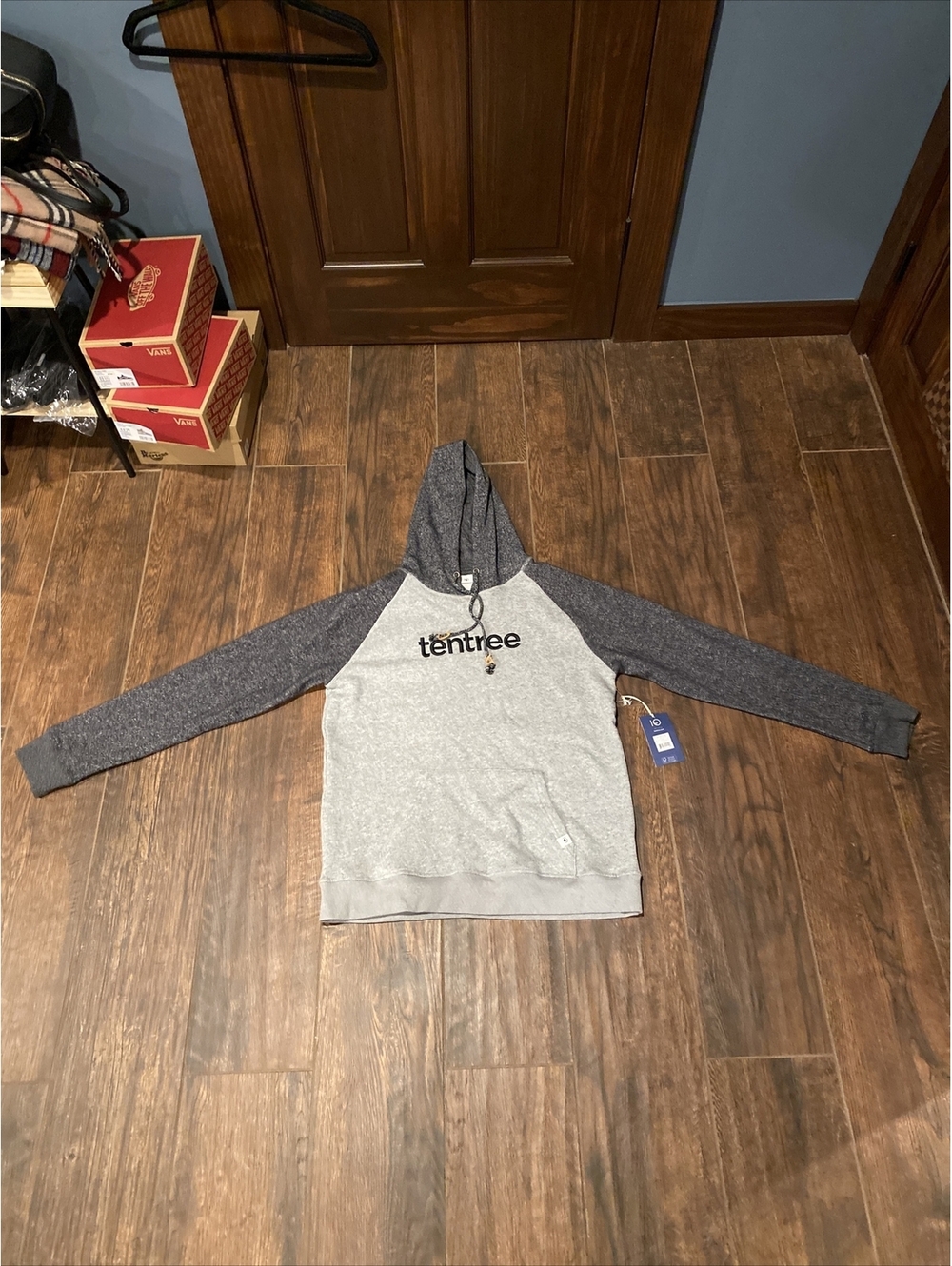 NWT Tentree Mens Gray Logo Spell out Pullover Hoodie Sweatshirt Medium